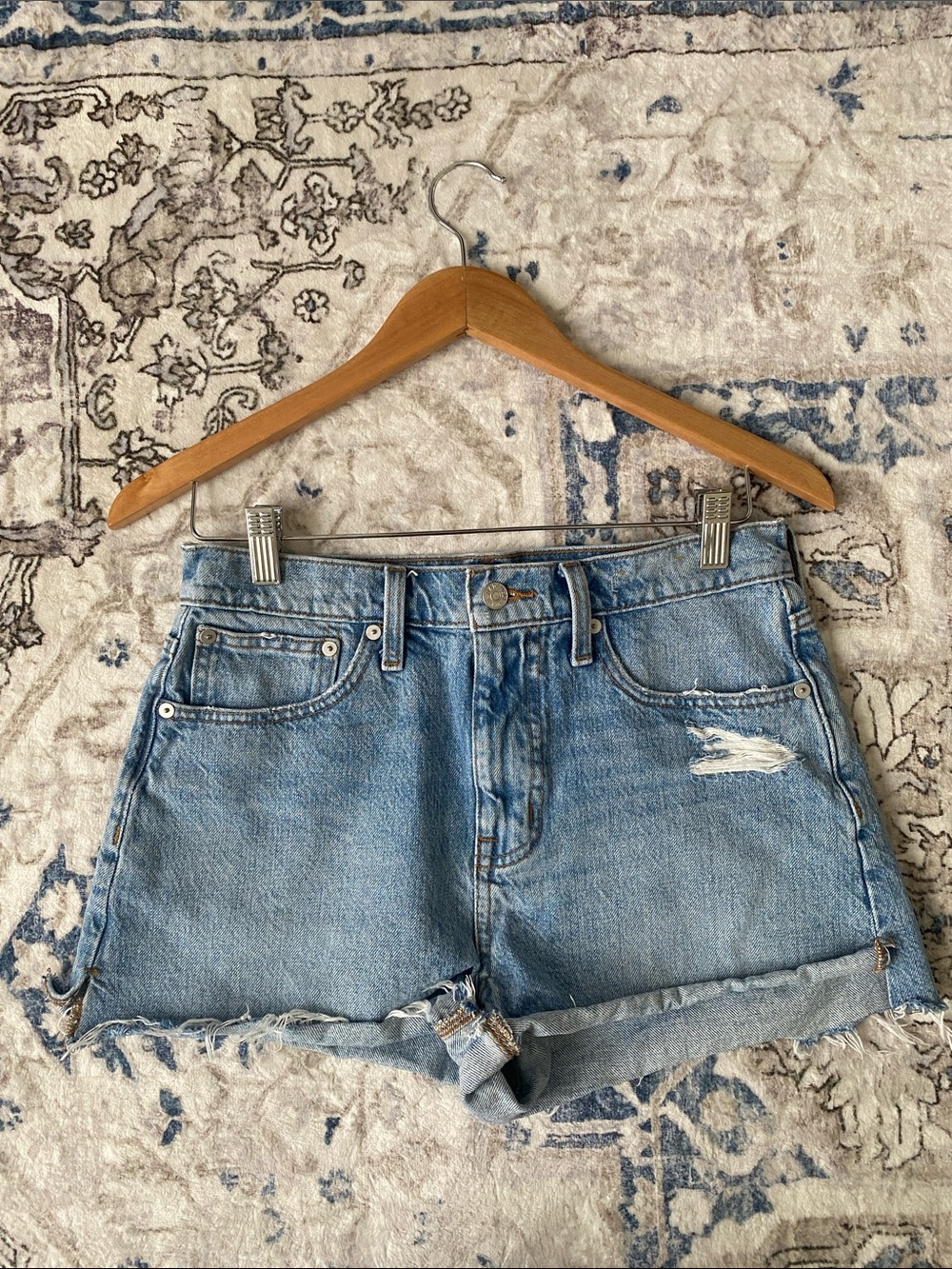 NWOT Madewell High Rise Relaxed Distressed Denim Shorts - Picture 2 of 9